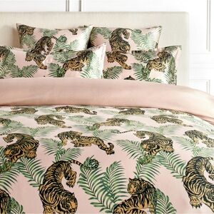 Z-gallerie queen size duvet and shams